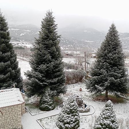 Valia Rooms Kalavryta Buitenkant foto