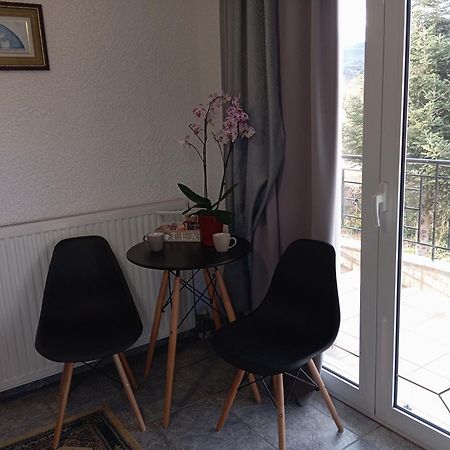 Valia Rooms Kalavryta Buitenkant foto