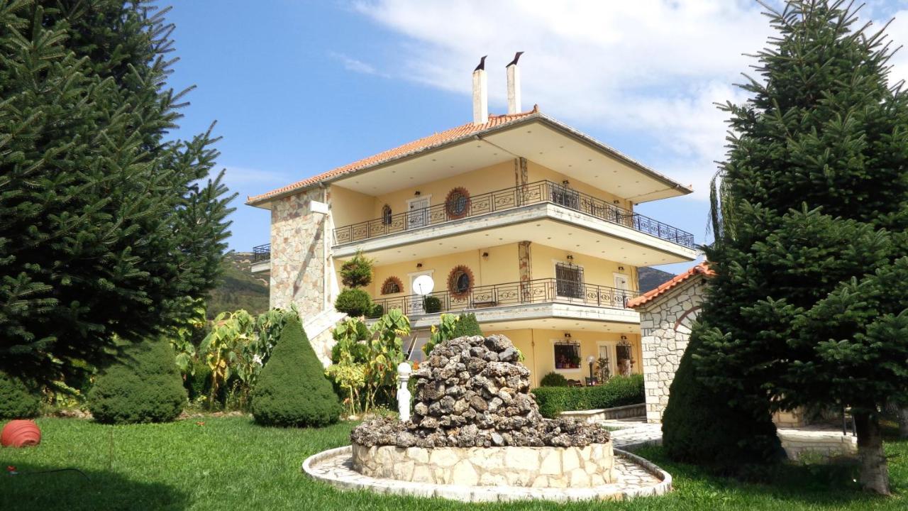 Valia Rooms Kalavryta Buitenkant foto