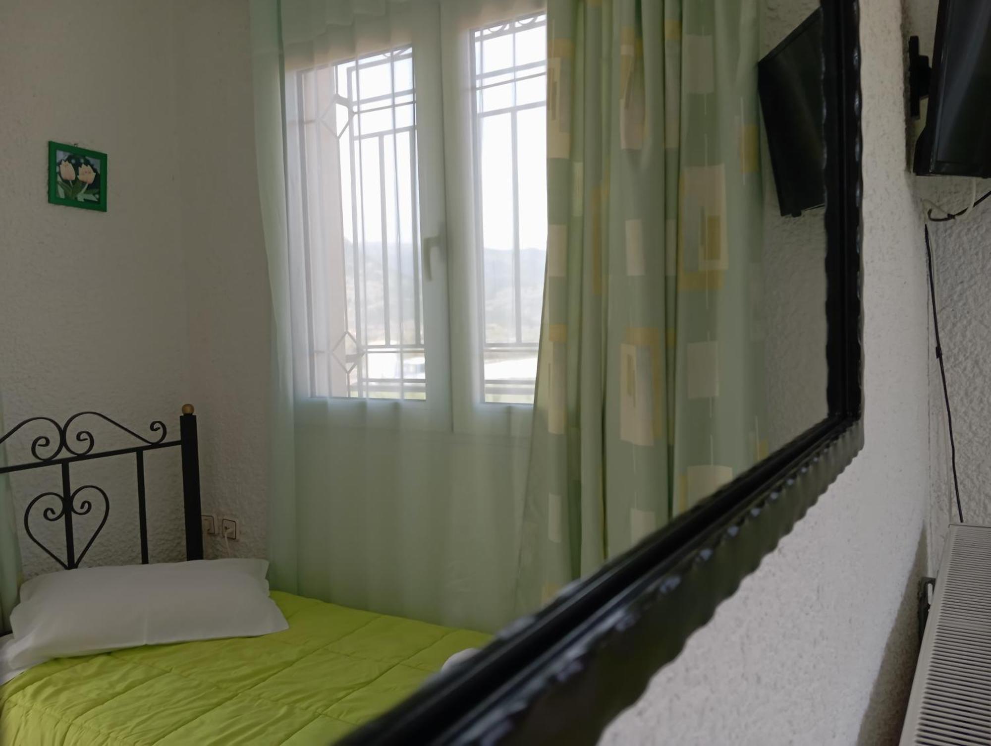 Valia Rooms Kalavryta Buitenkant foto