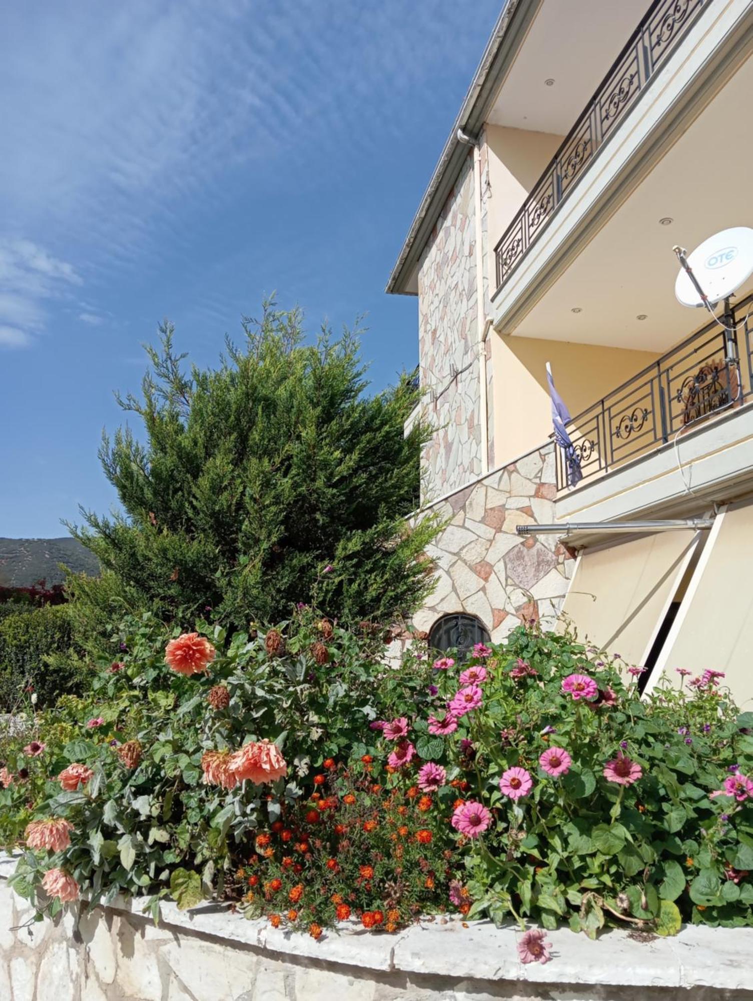 Valia Rooms Kalavryta Buitenkant foto