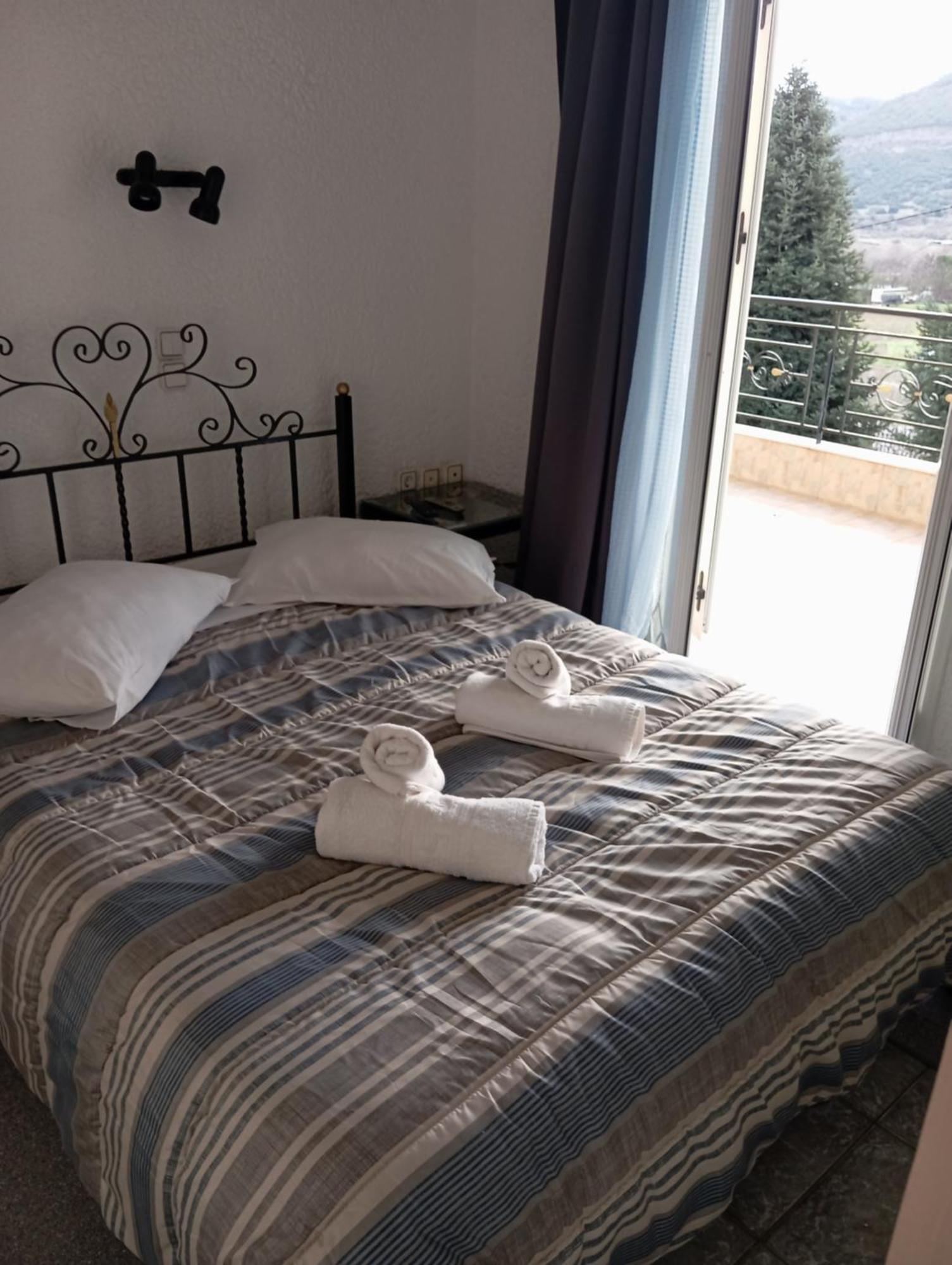 Valia Rooms Kalavryta Buitenkant foto