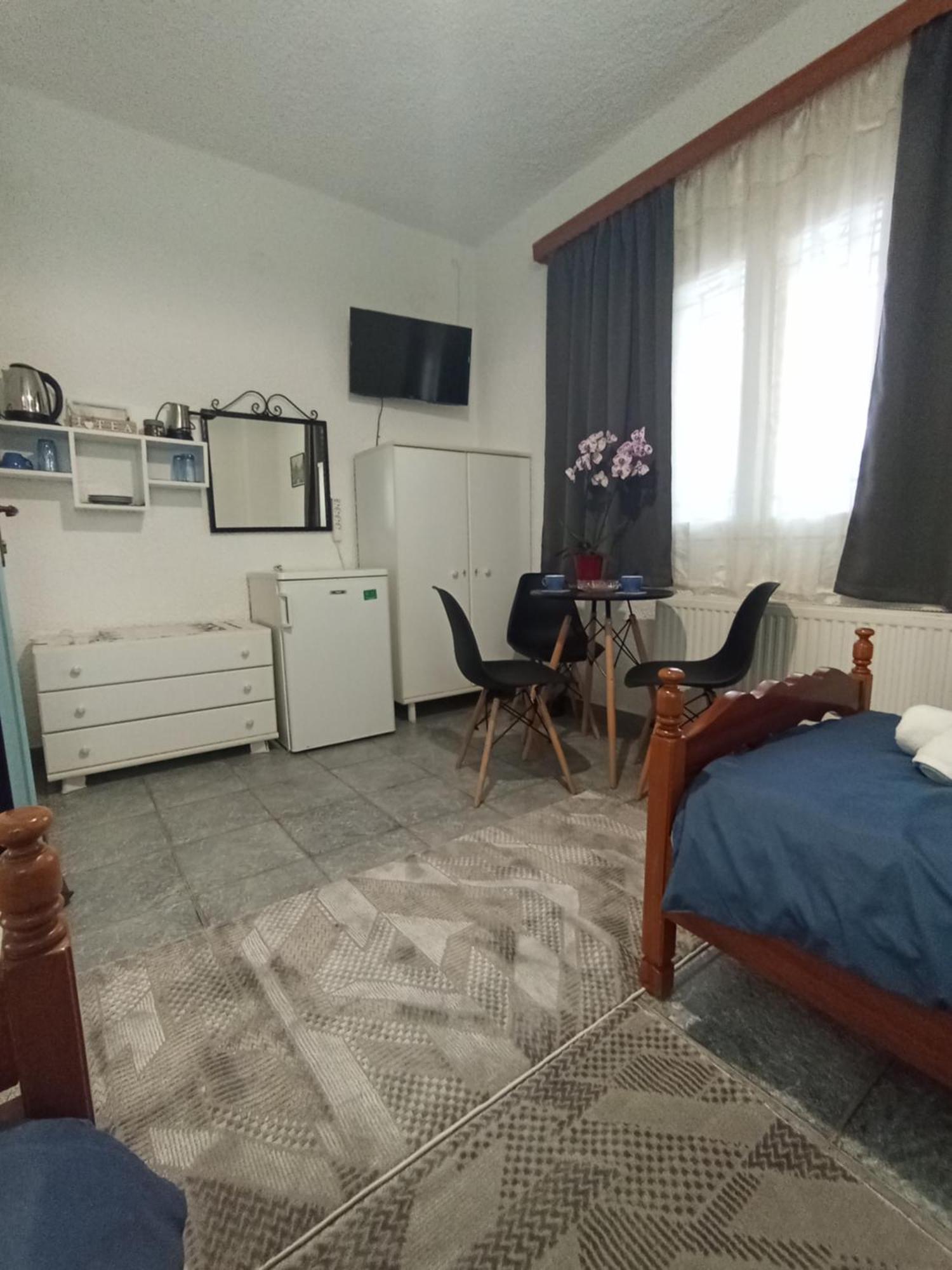 Valia Rooms Kalavryta Buitenkant foto